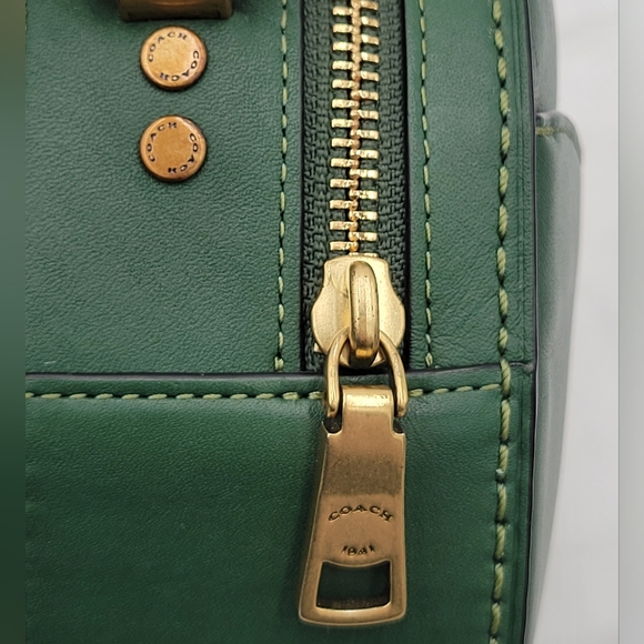 Coach 1941 Glovetanned Leather Canteen Bag, Green - Picture 6 of 11